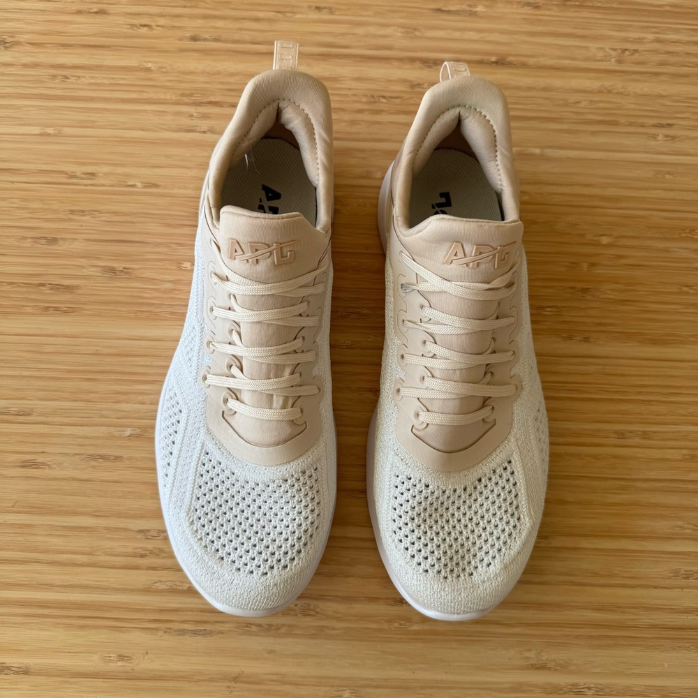 APL Techloom Tracer Knit Training Shoe / Womens Size 10